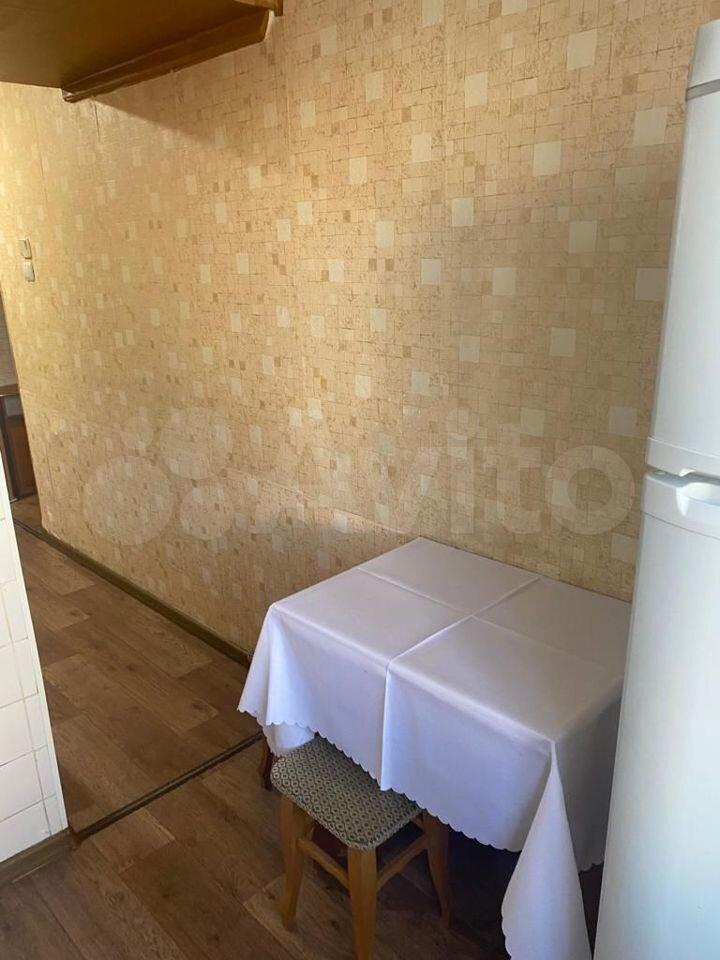 Vip консьерж. Современные подъезды. Консьерж в многоквартирном доме. Работа ростове консьерж. Портье ресепшионист это.